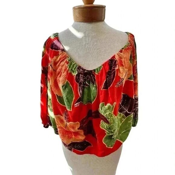 Free People tropically inspired crop. Off the shoulder fully lined. - Picture 1 of 8